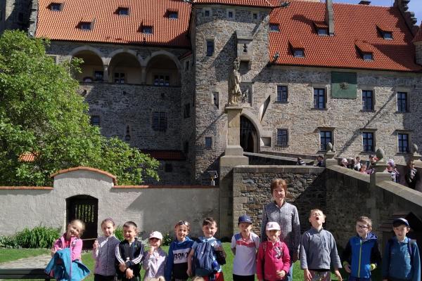 1. třída - výlet na Bouzov a do Javoříčských jeskyní